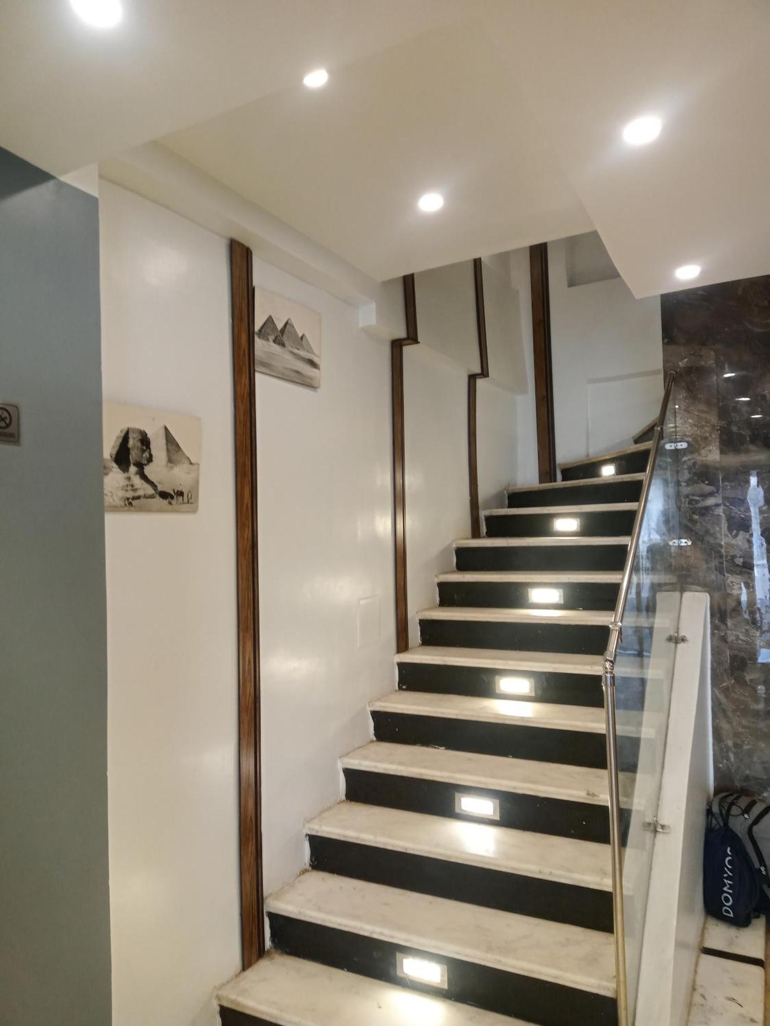 Pyramids Show Hotel Kafrat al Jabal Exterior photo