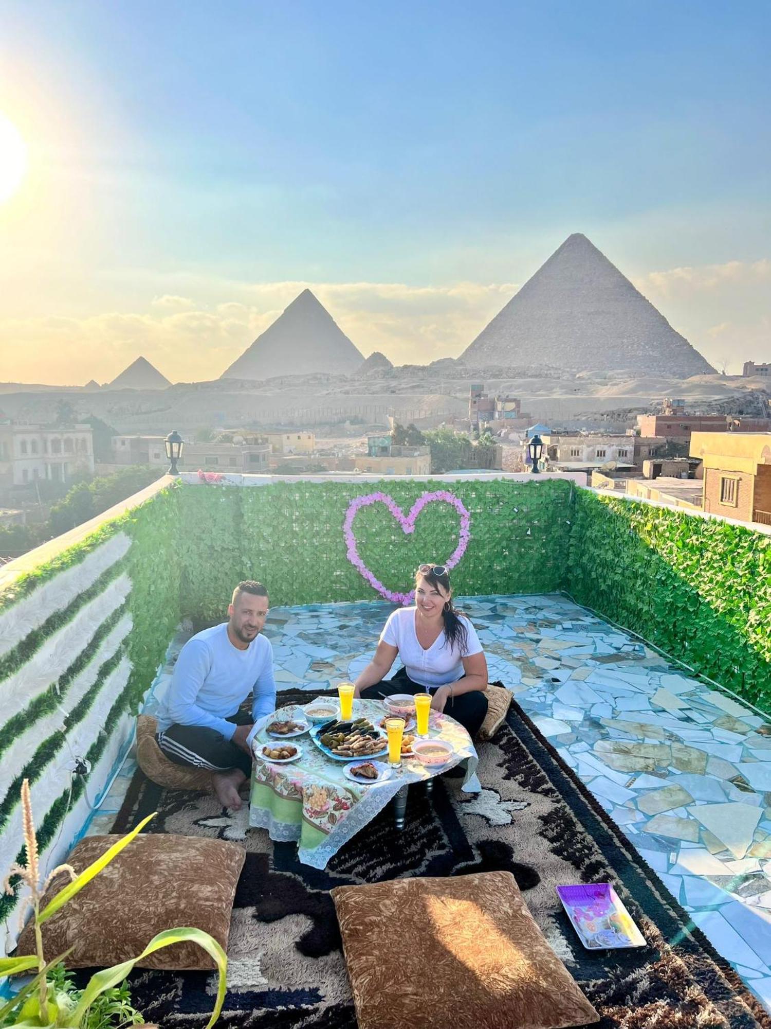 Pyramids Show Hotel Kafrat al Jabal Exterior photo